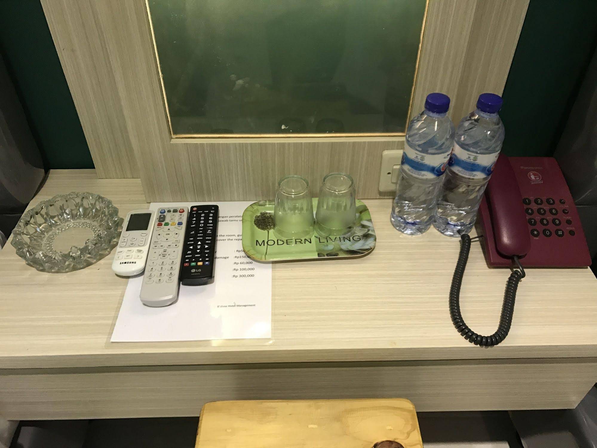 B Shaw Hotel & Restaurant