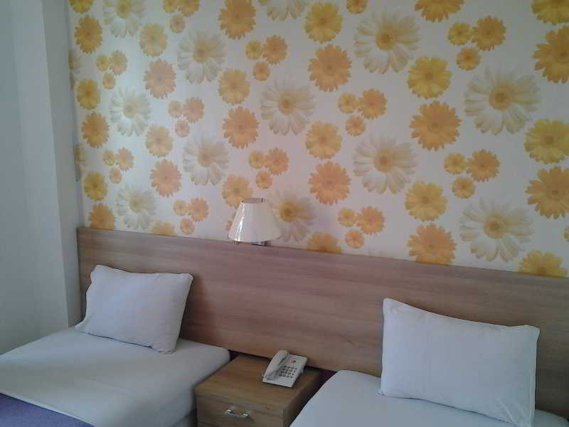 Bunga Dahlia Guest House by OYO Rooms