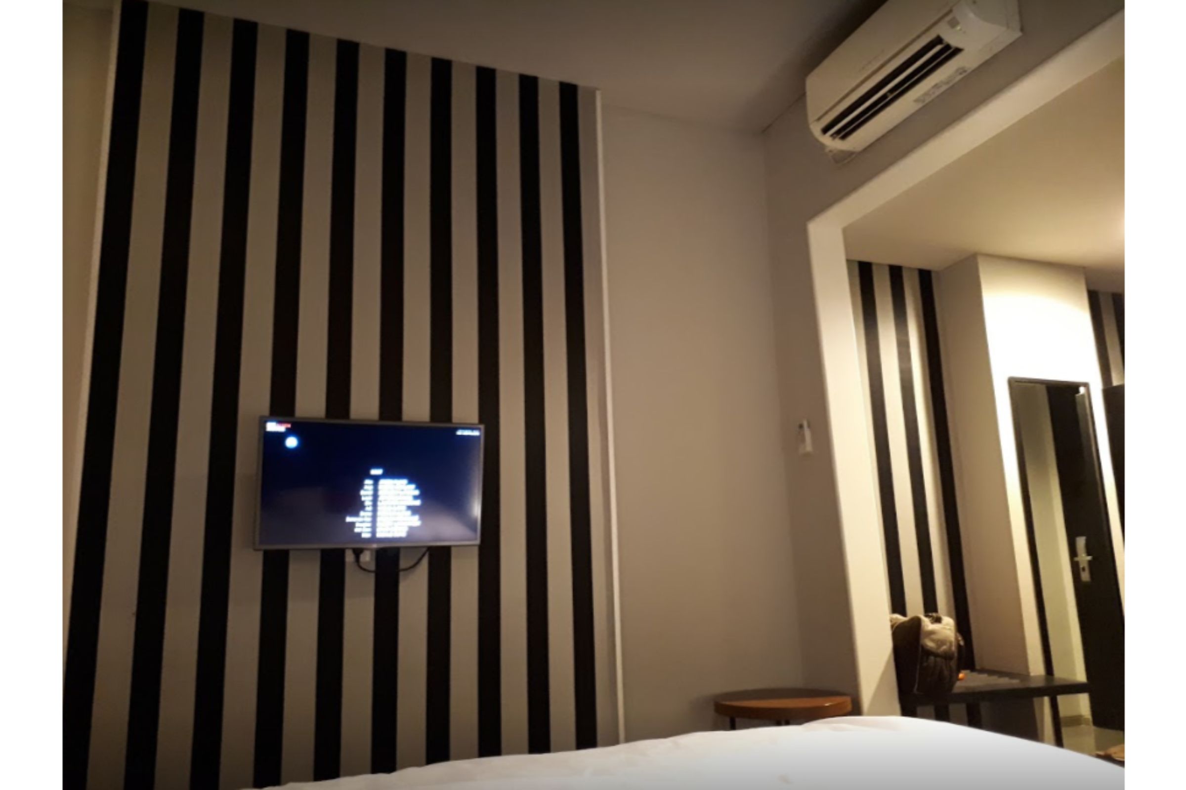 Cabin Hotel