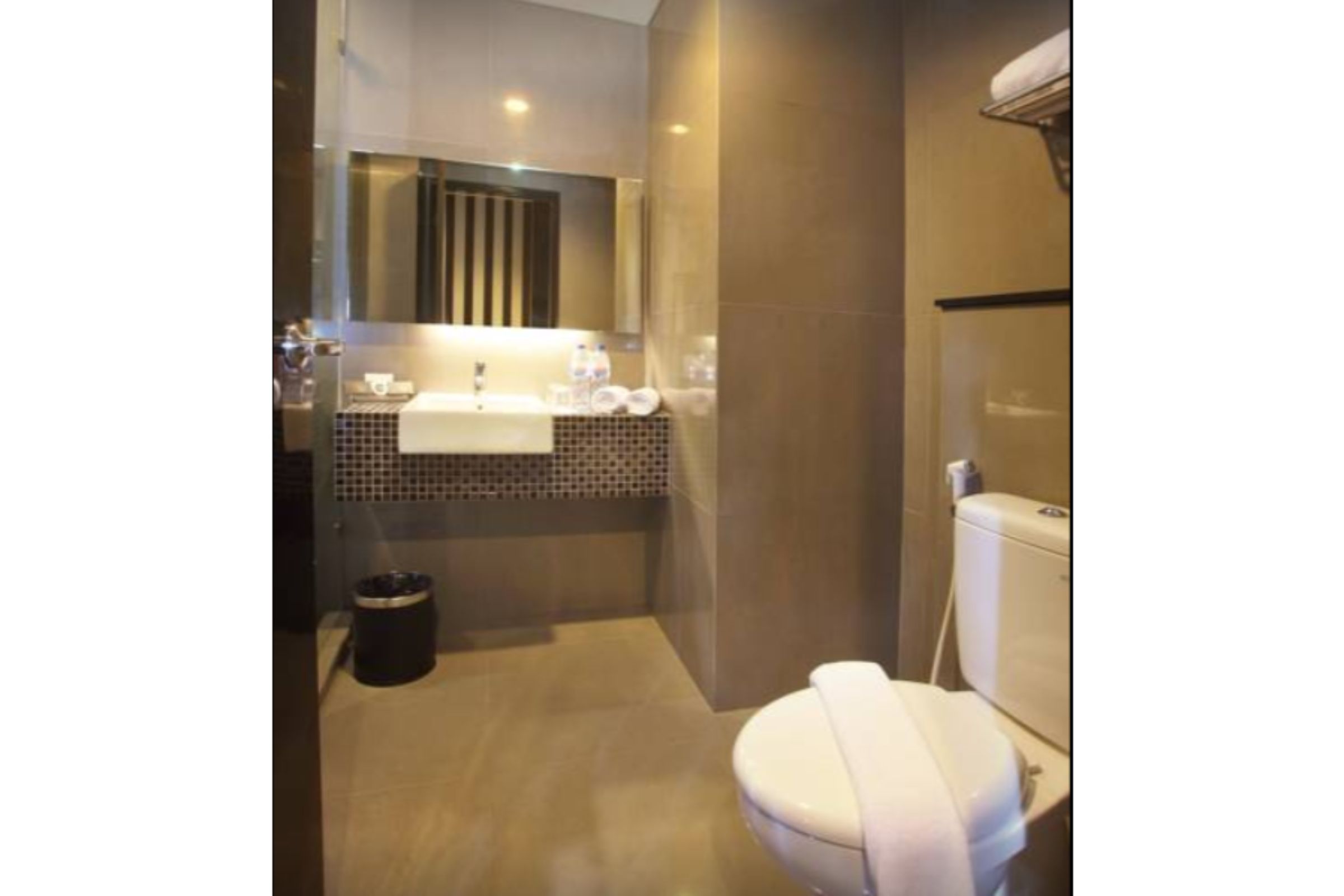 Cabin Hotel