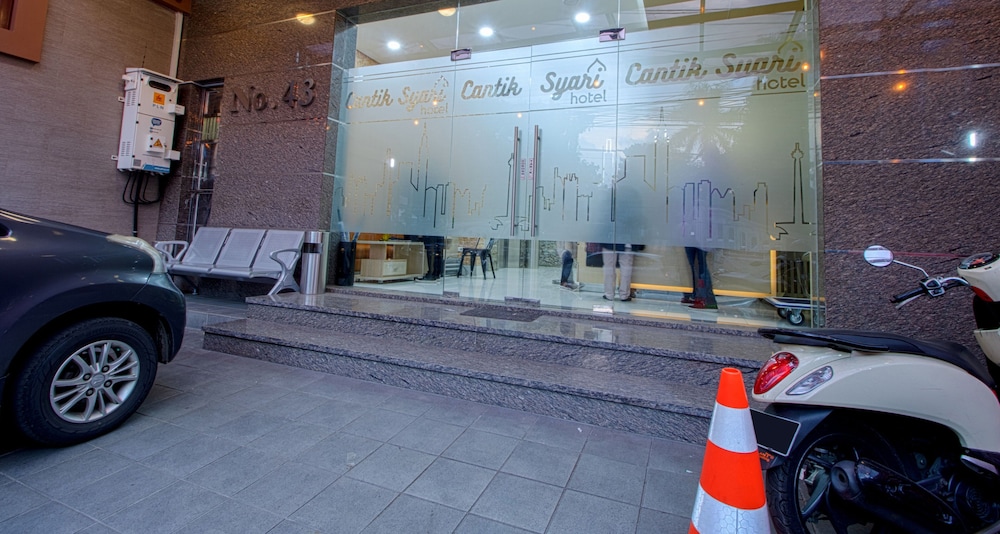 Cantik Syari Hotel