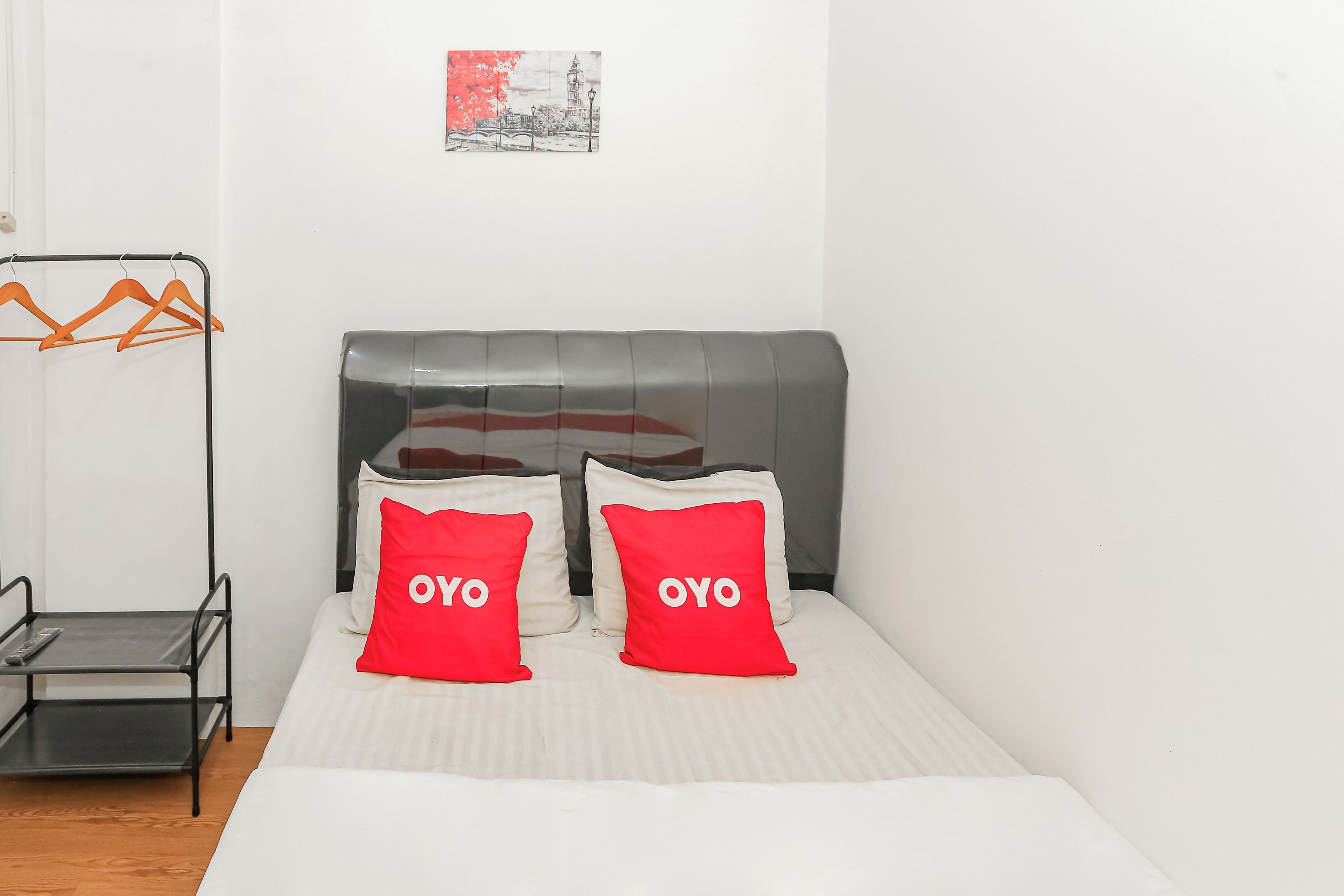 Capital O 93261 Fresh Hotel Near Stasiun Jakarta Kota