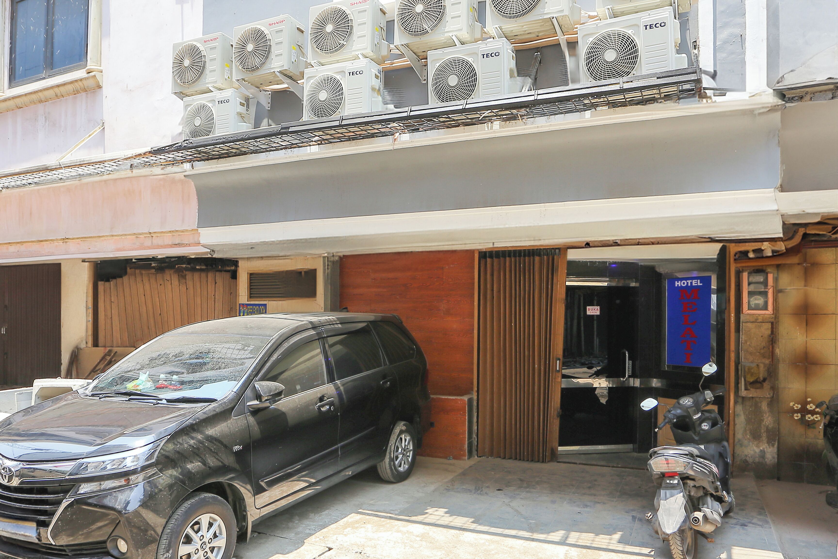 Capital O 93261 Fresh Hotel Near Stasiun Jakarta Kota