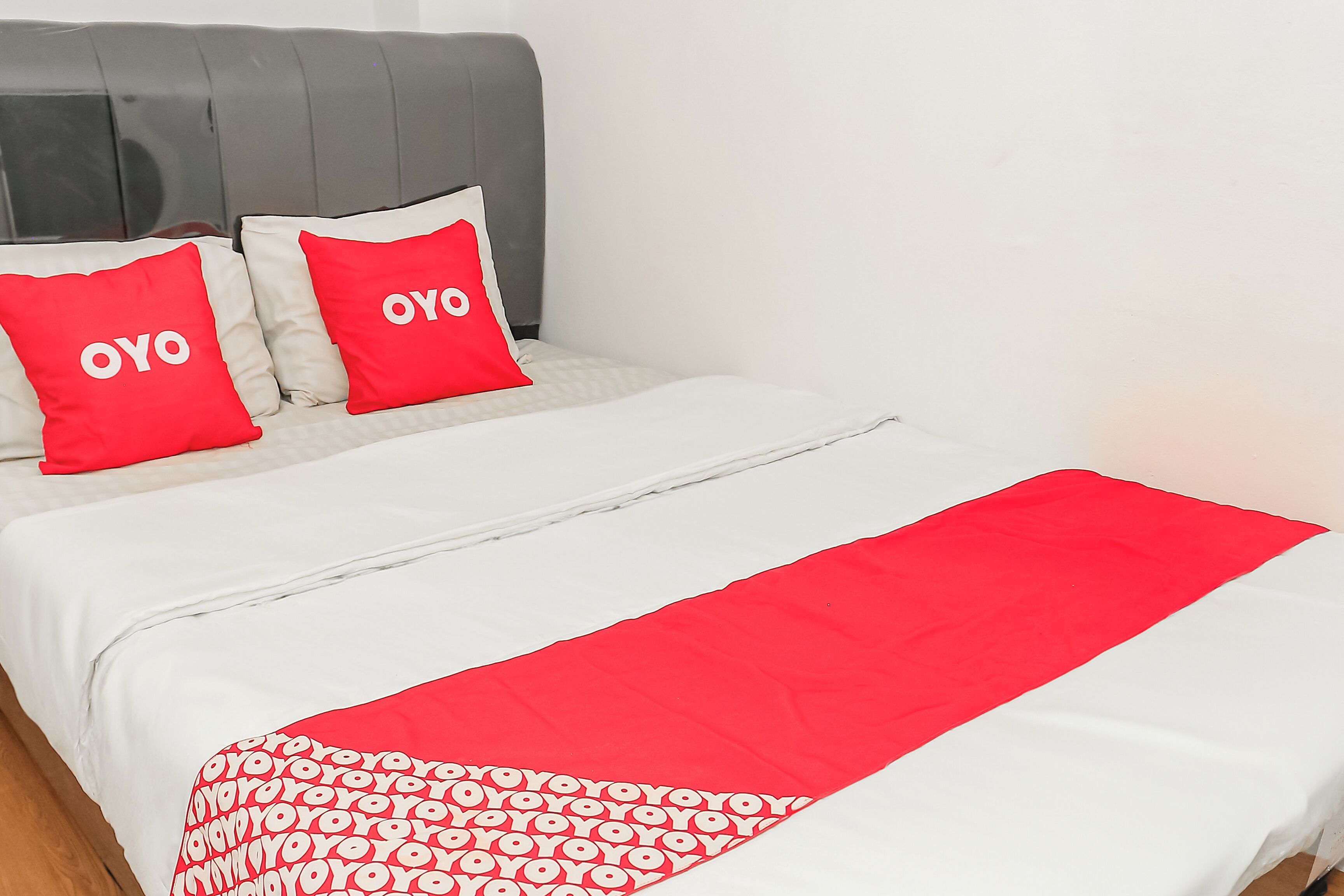 Capital O 93261 Fresh Hotel Near Stasiun Jakarta Kota