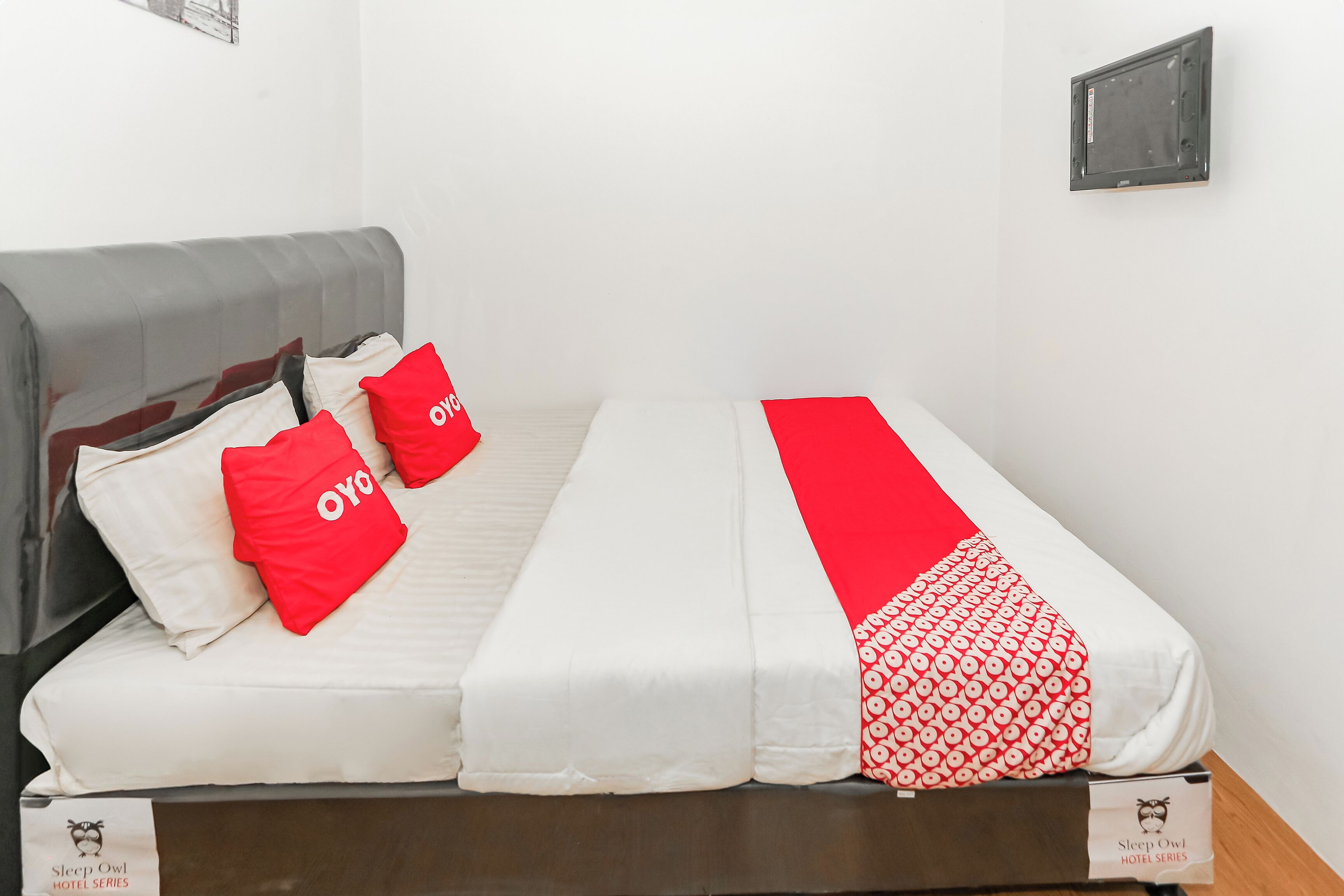 Capital O 93261 Fresh Hotel Near Stasiun Jakarta Kota