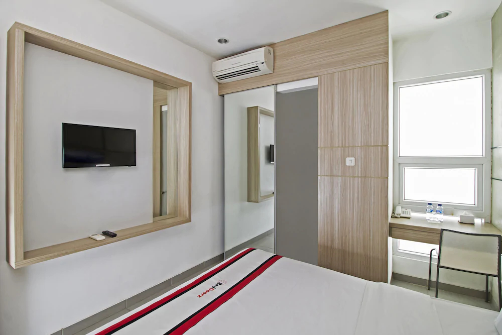 Casaliving by RedDoorz