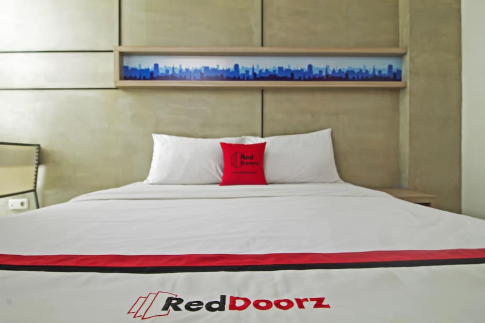 Casaliving by RedDoorz
