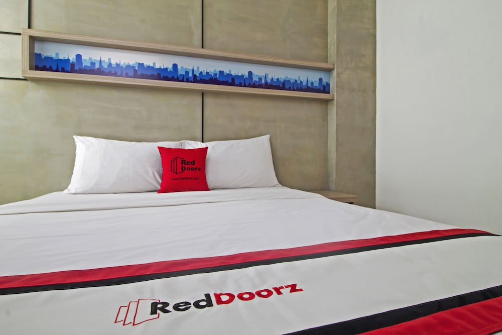 Casaliving by RedDoorz