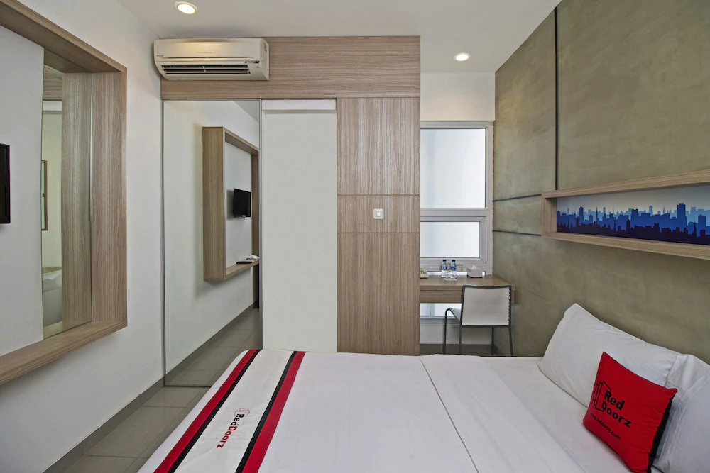 Casaliving by RedDoorz