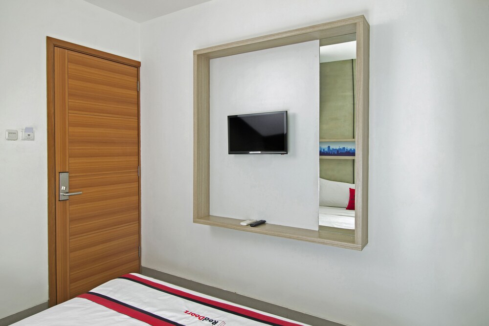 Casaliving by RedDoorz