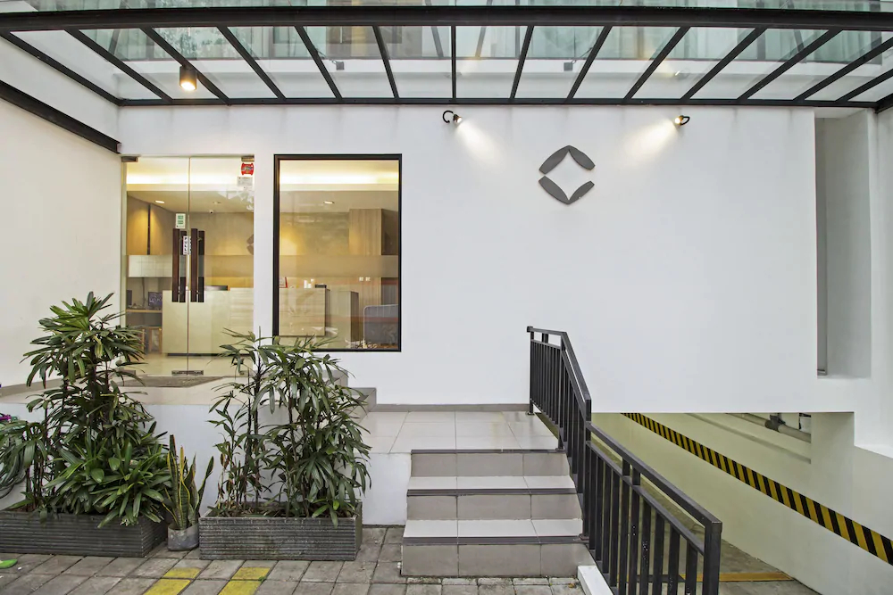 Casaliving by RedDoorz