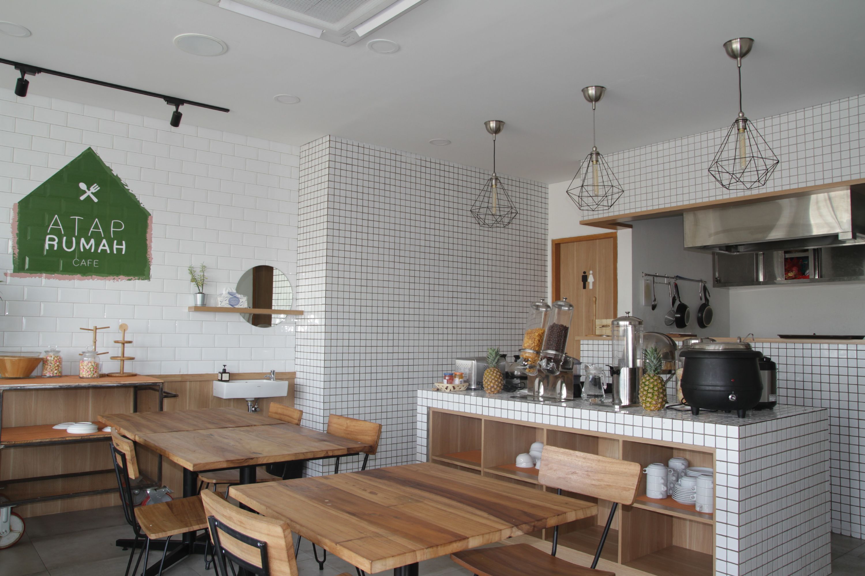 Casa Living Senayan by ZEN Rooms