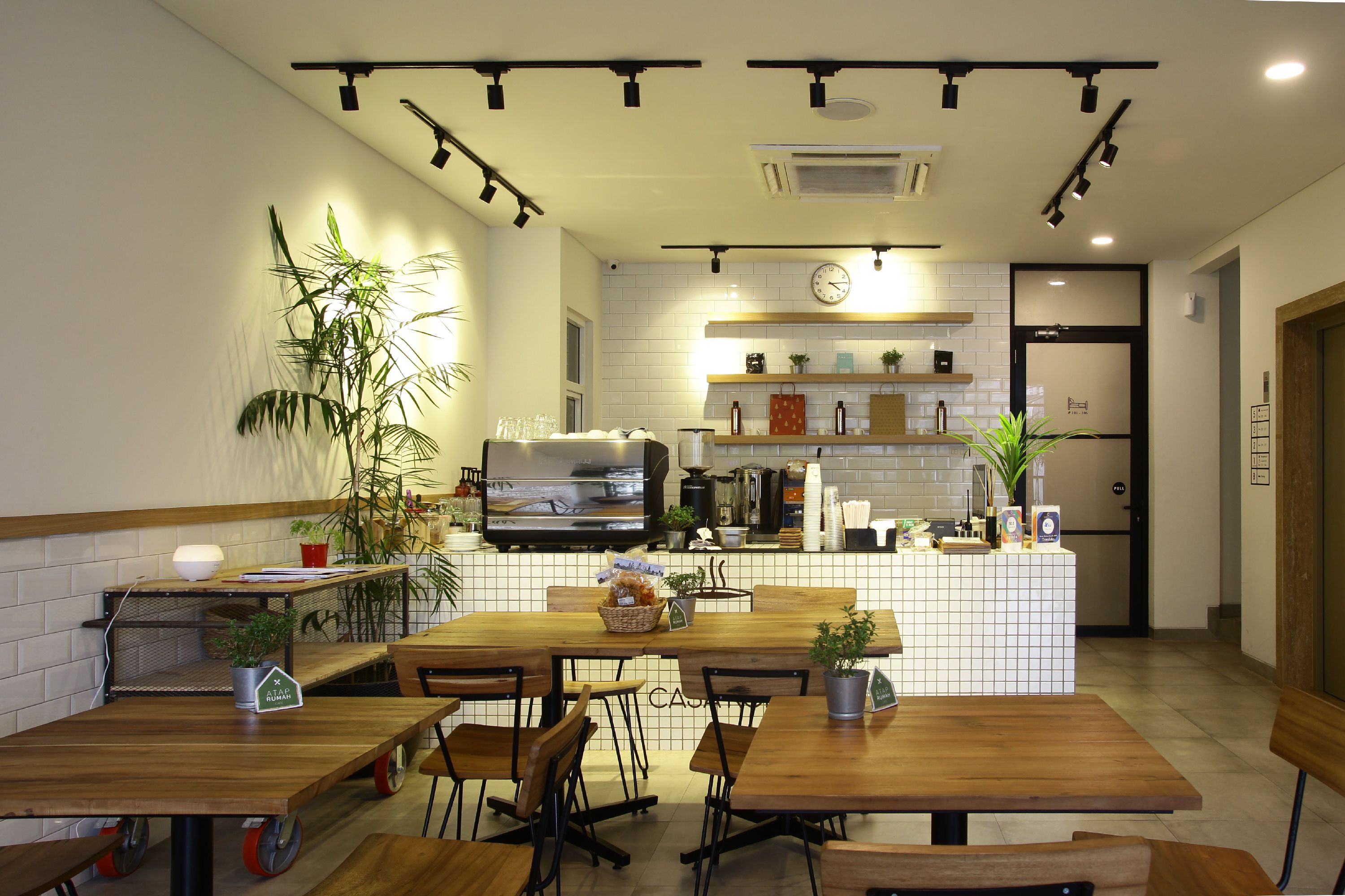 Casa Living Senayan by ZEN Rooms