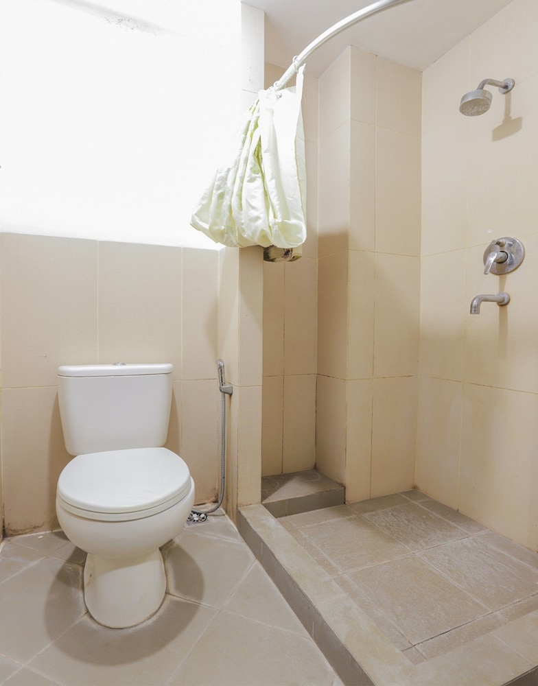 Casamora Cilandak Syariah By OYO Rooms
