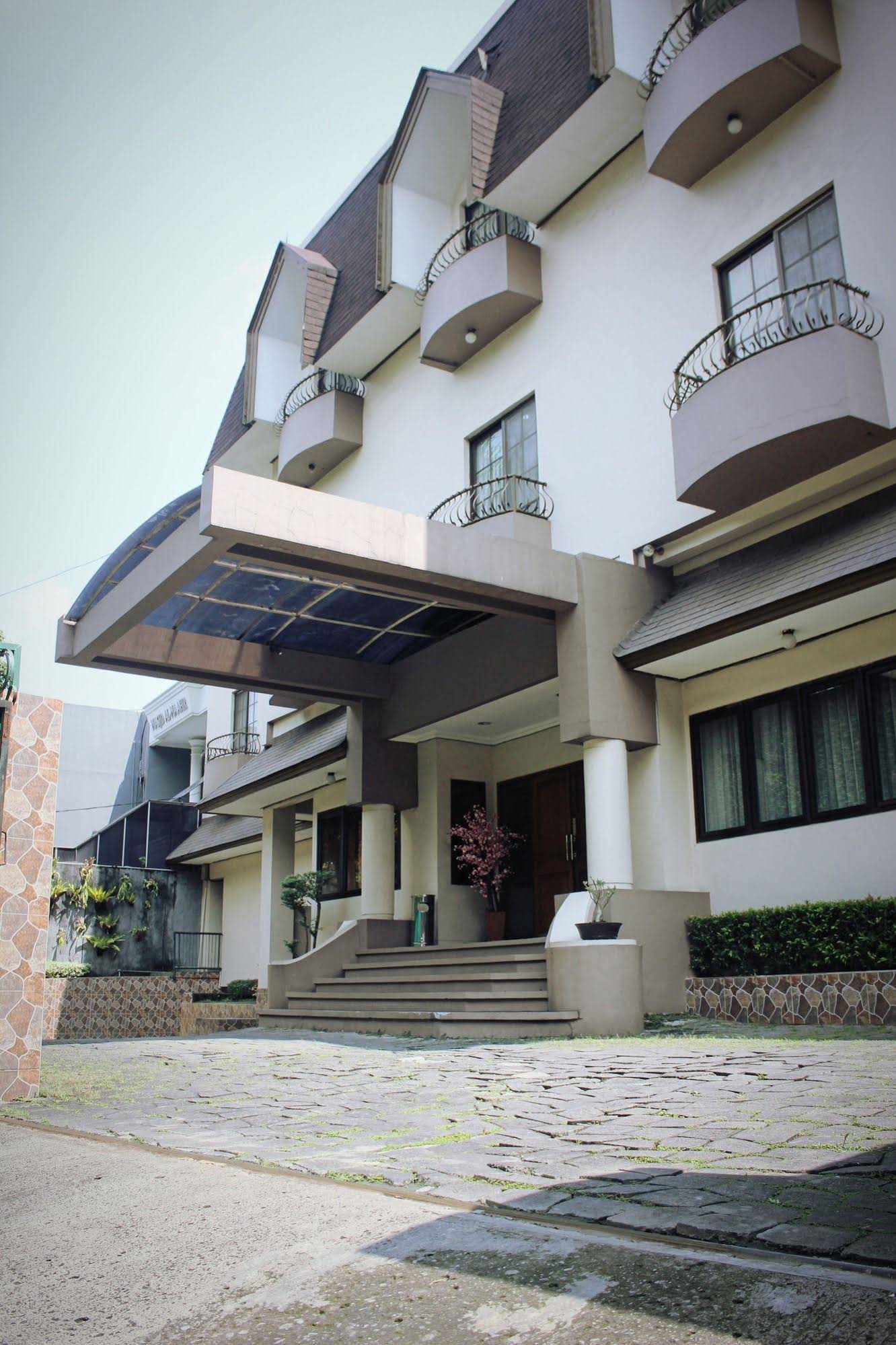 Chandra Residence - Adults Only