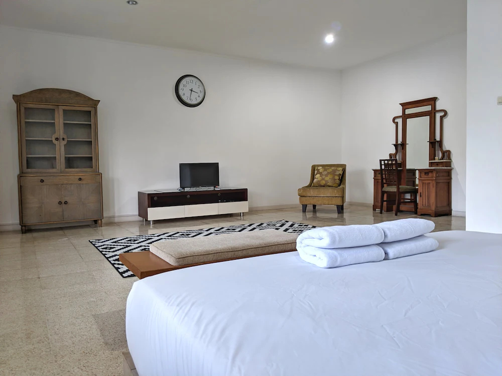 Chic Home Kemang by FLAT06