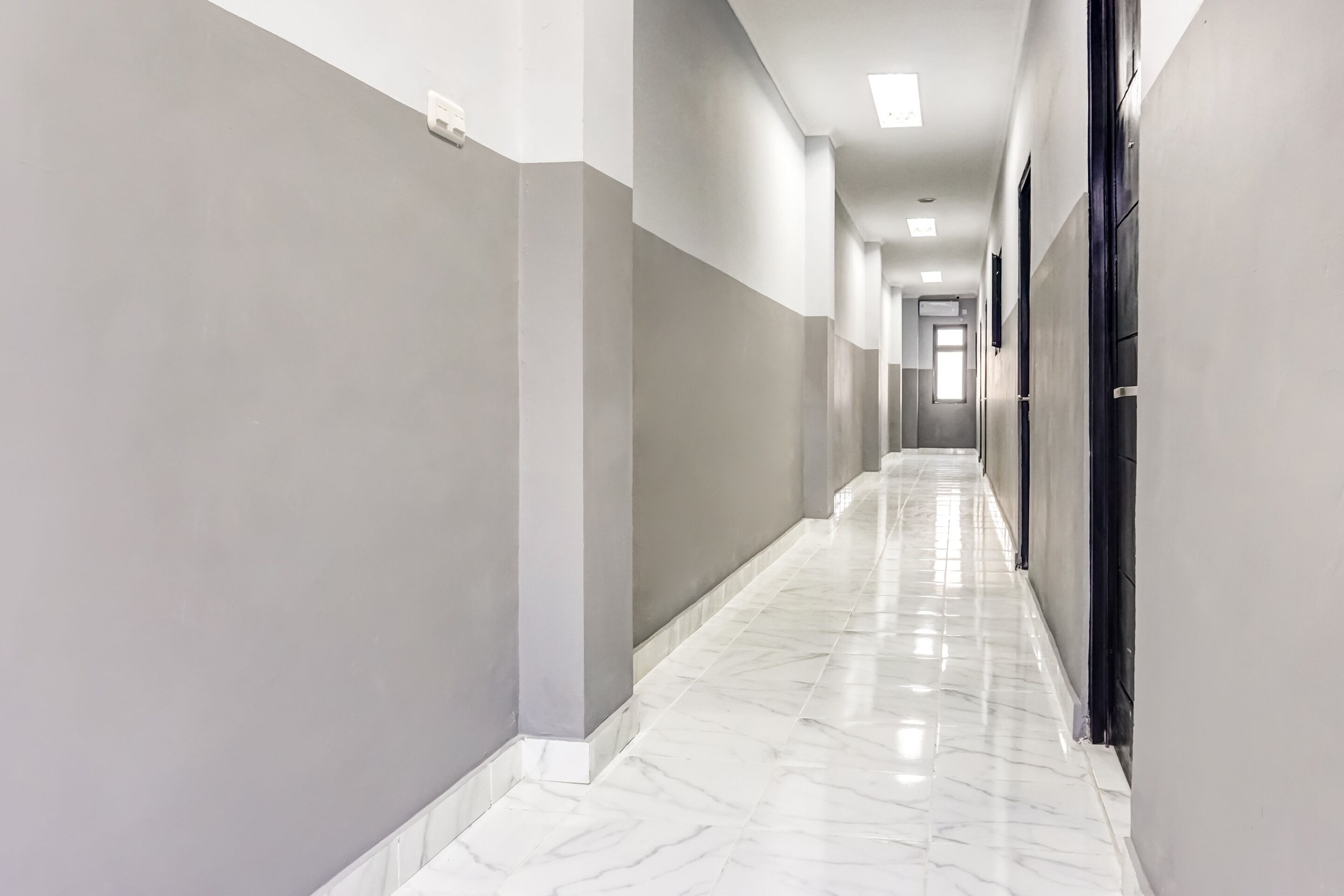 Collection O 91131 New V1 Hotel Near Stasiun Mangga Besar