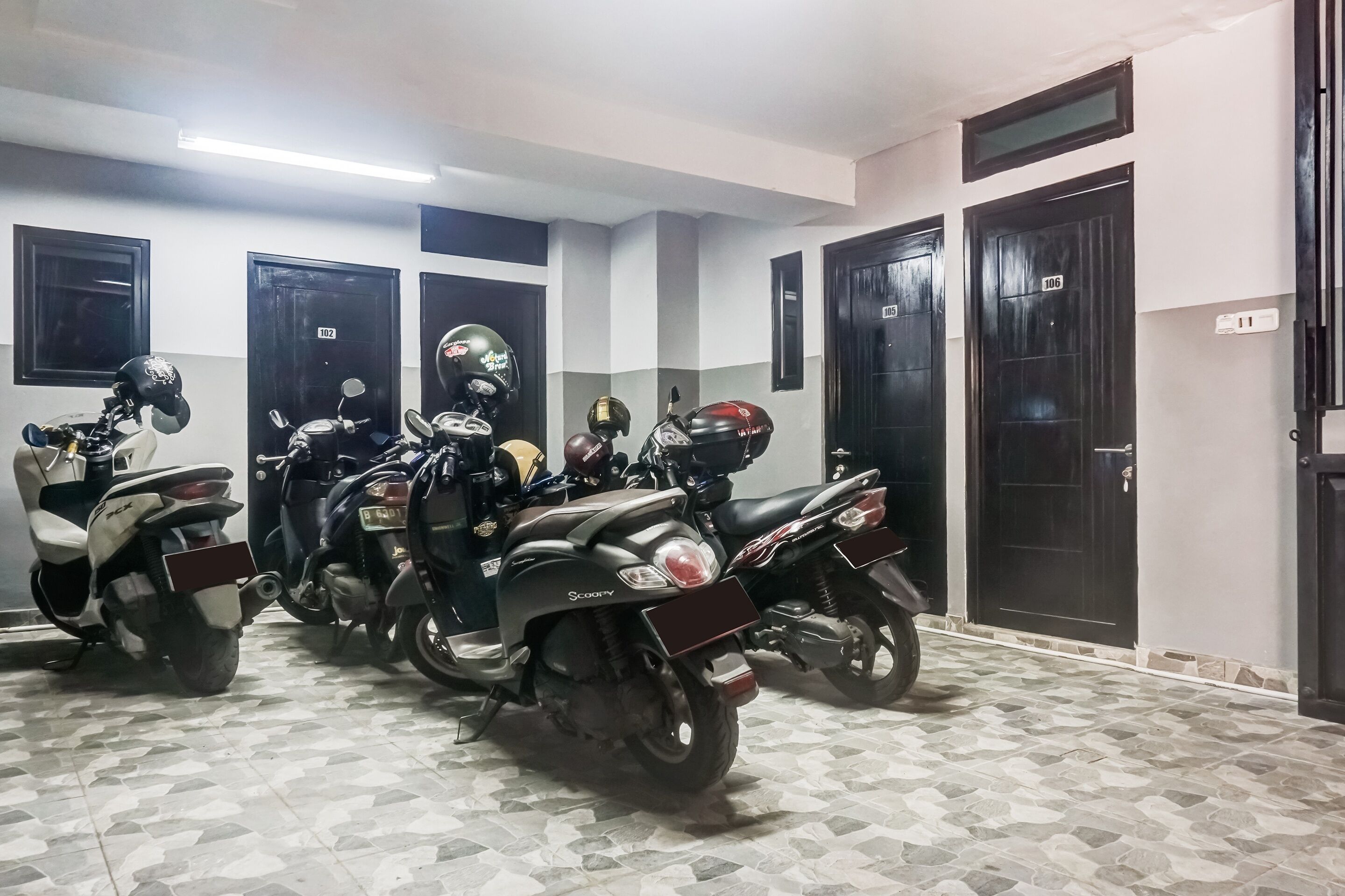 Collection O 91131 New V1 Hotel Near Stasiun Mangga Besar