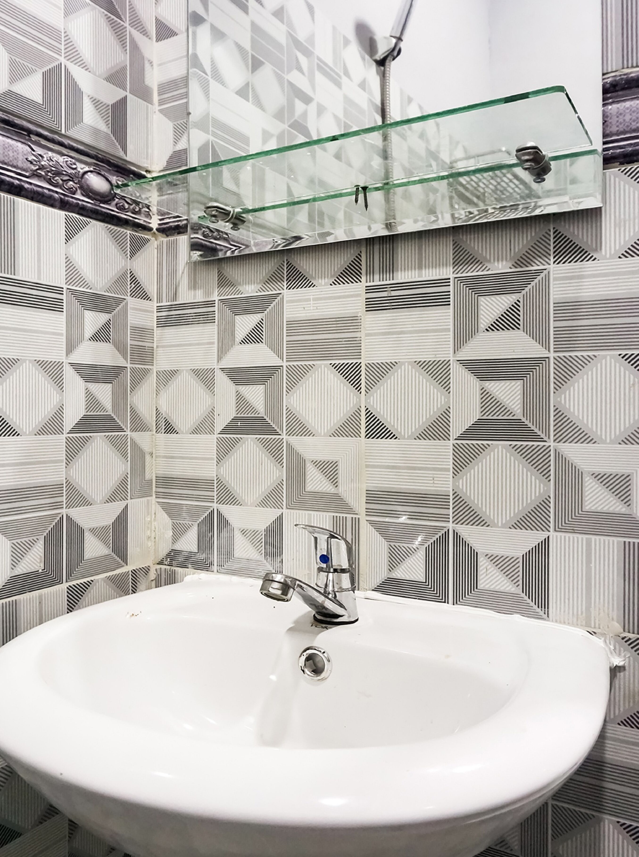 Collection O 91131 New V1 Hotel Near Stasiun Mangga Besar