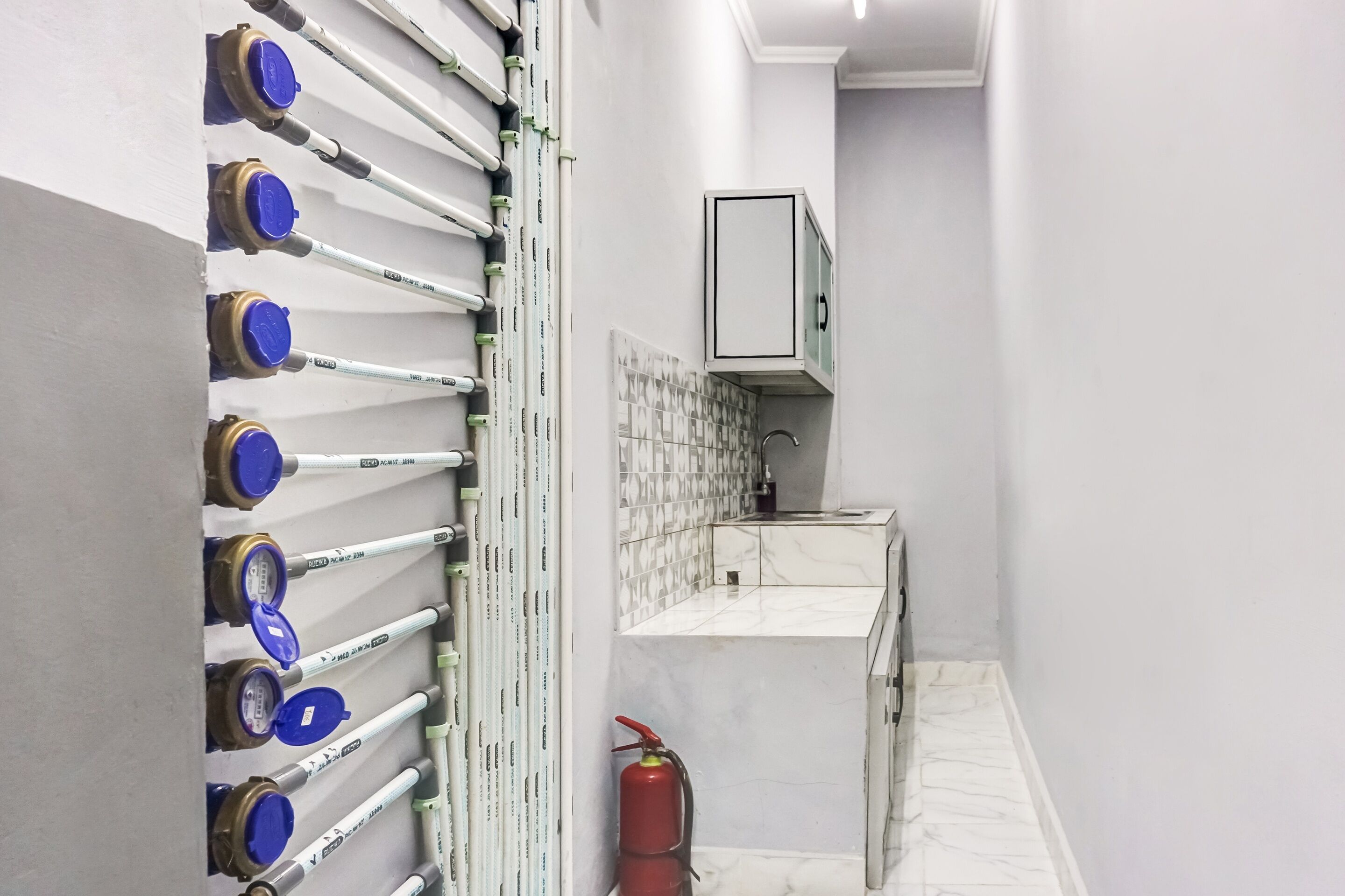 Collection O 91131 New V1 Hotel Near Stasiun Mangga Besar