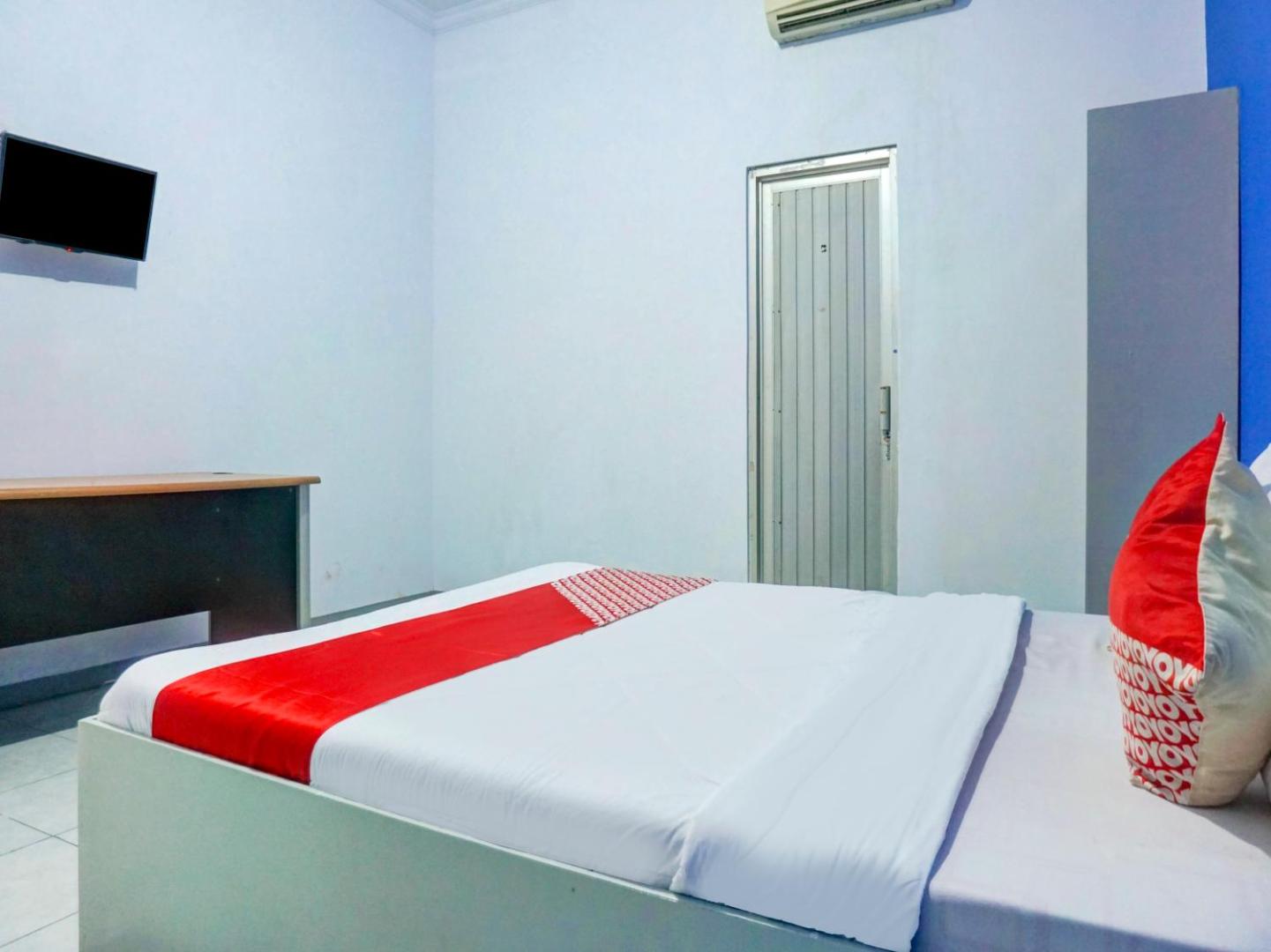 Cosmo Tanjung Duren by OYO Rooms