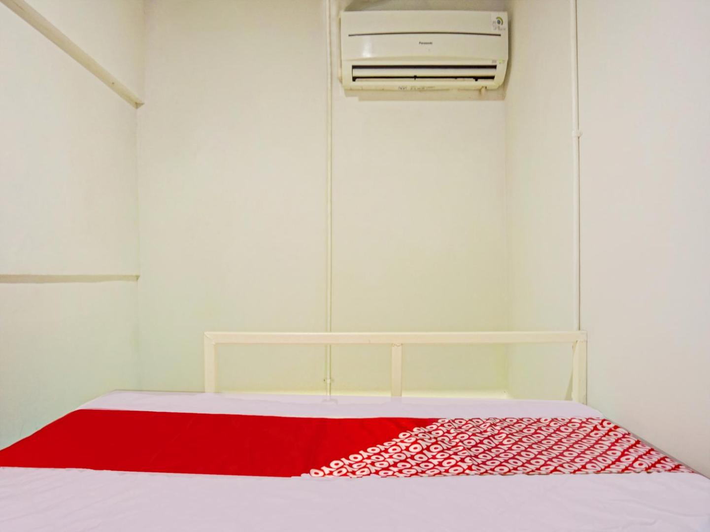 Cosmo Tanjung Duren by OYO Rooms