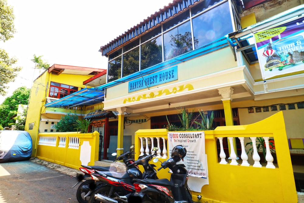 OYO 2256 Danysa Guesthouse Syariah