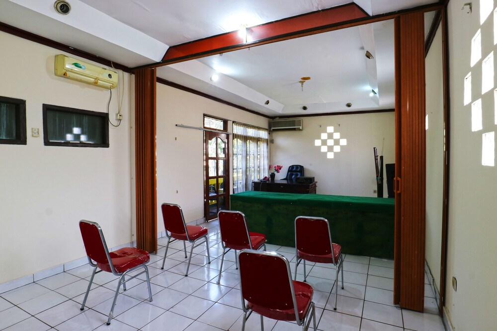 OYO 2256 Danysa Guesthouse Syariah