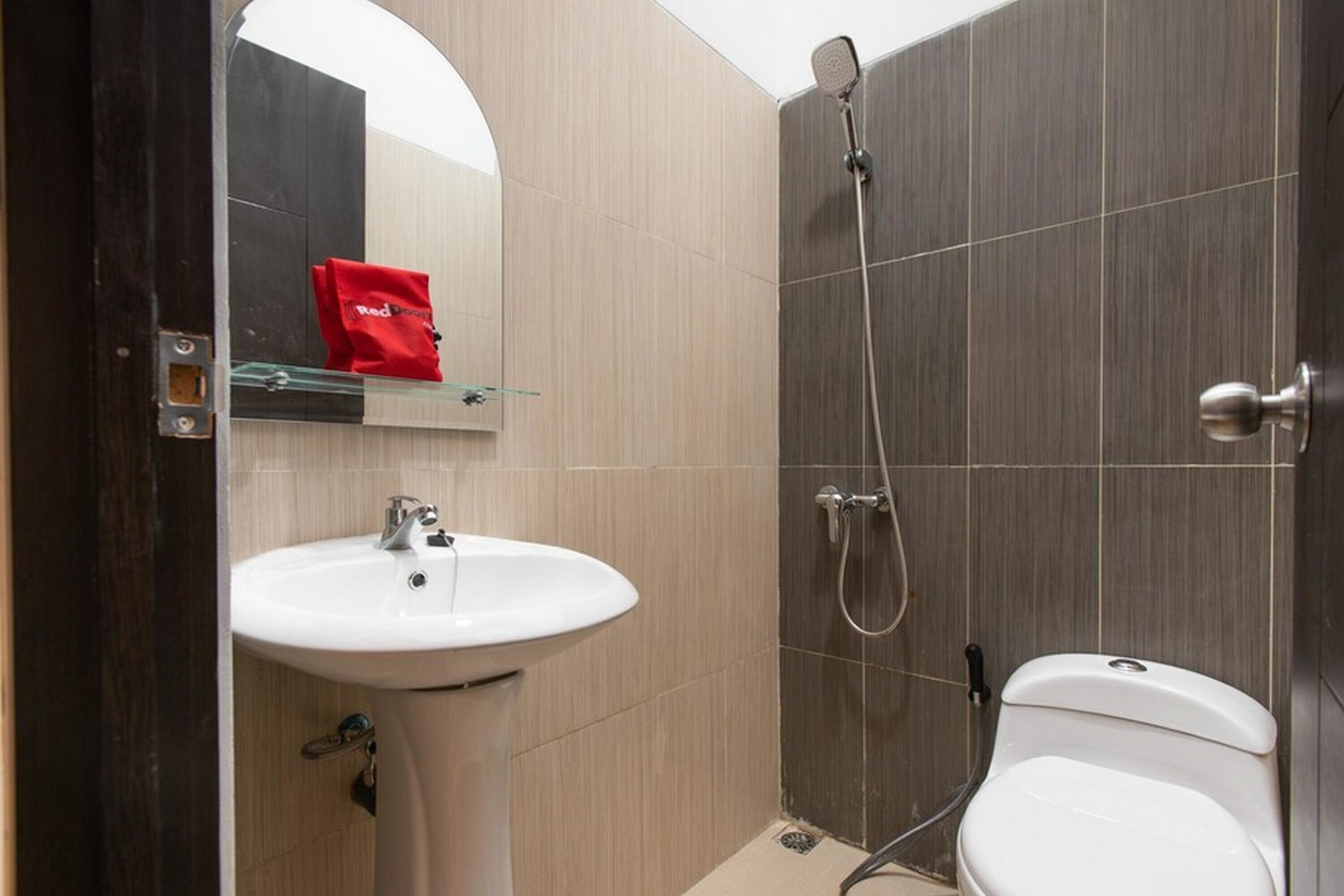 d'Blessing Kost & Family Homestay by RedDoorz