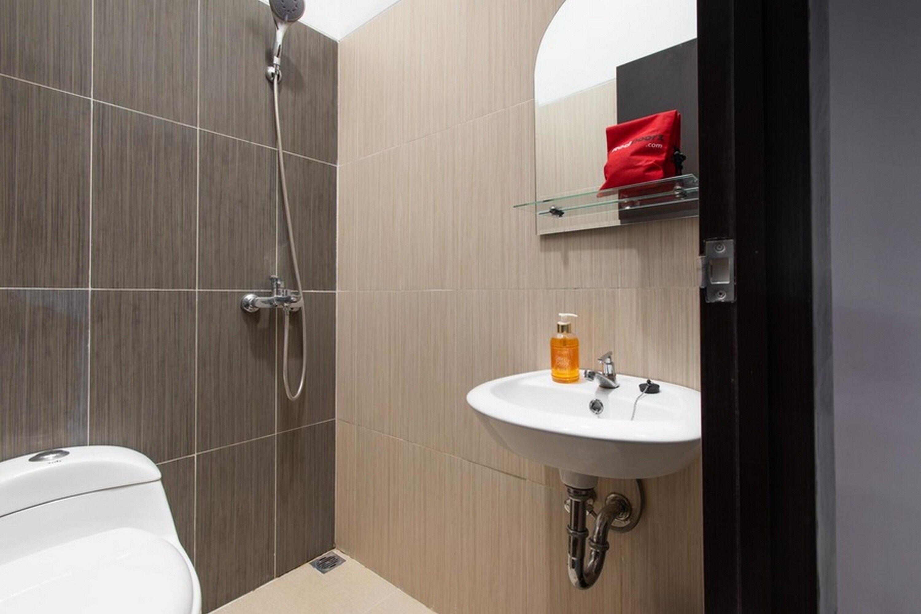d'Blessing Kost & Family Homestay by RedDoorz
