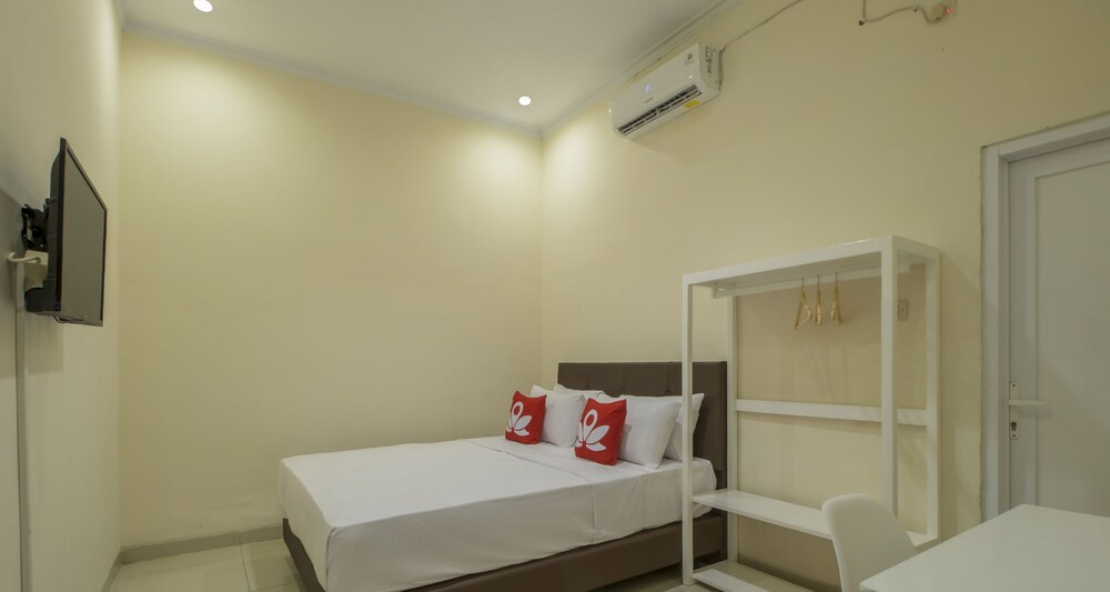 De 80's Matraman by ZEN Rooms