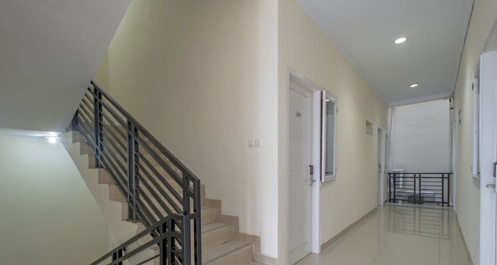 De 80's Matraman by ZEN Rooms