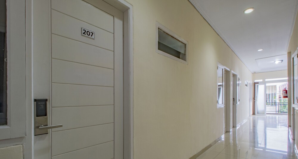 De 80's Matraman by ZEN Rooms