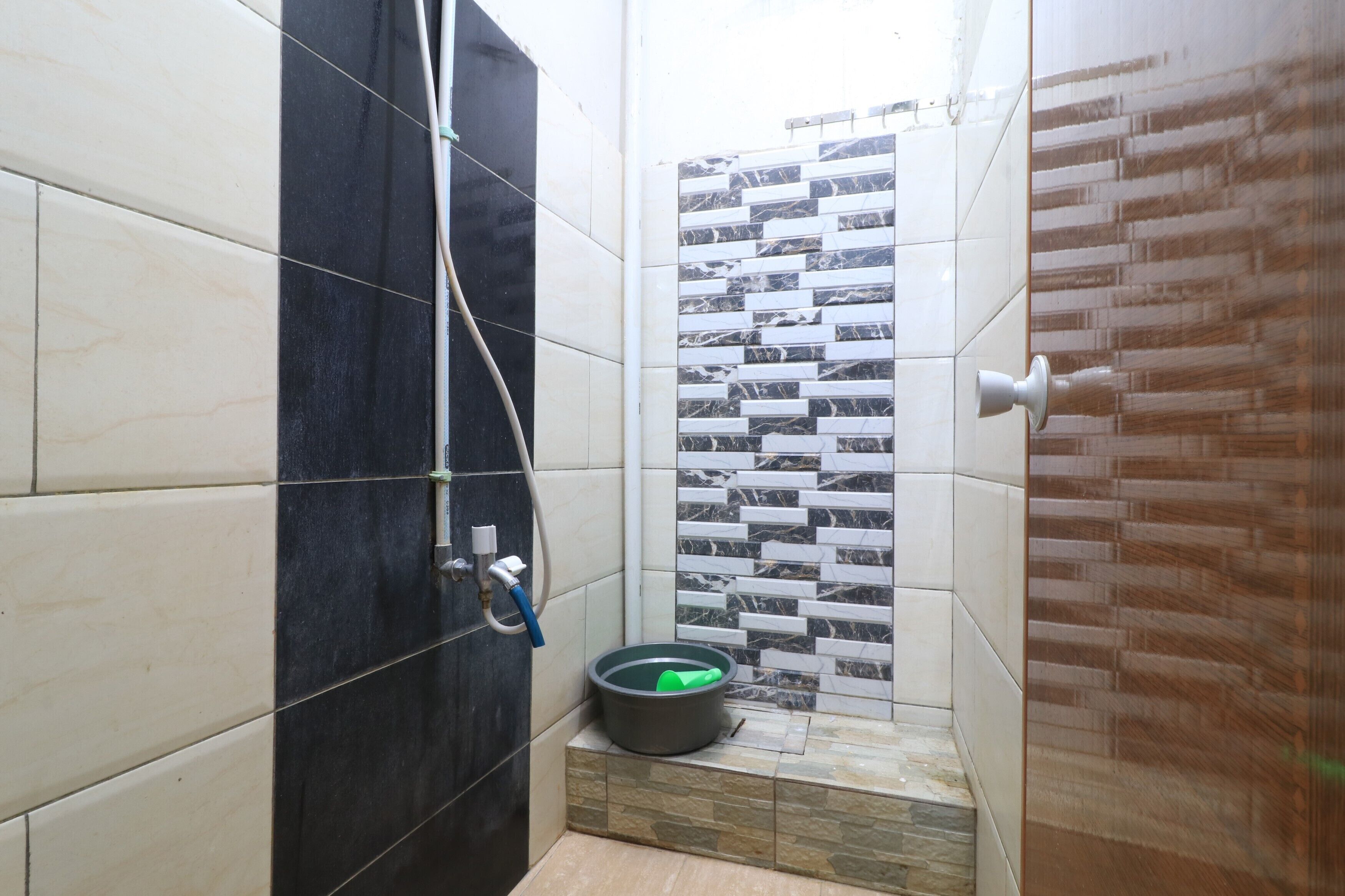 Eiffel Residence Batu Tulis 37