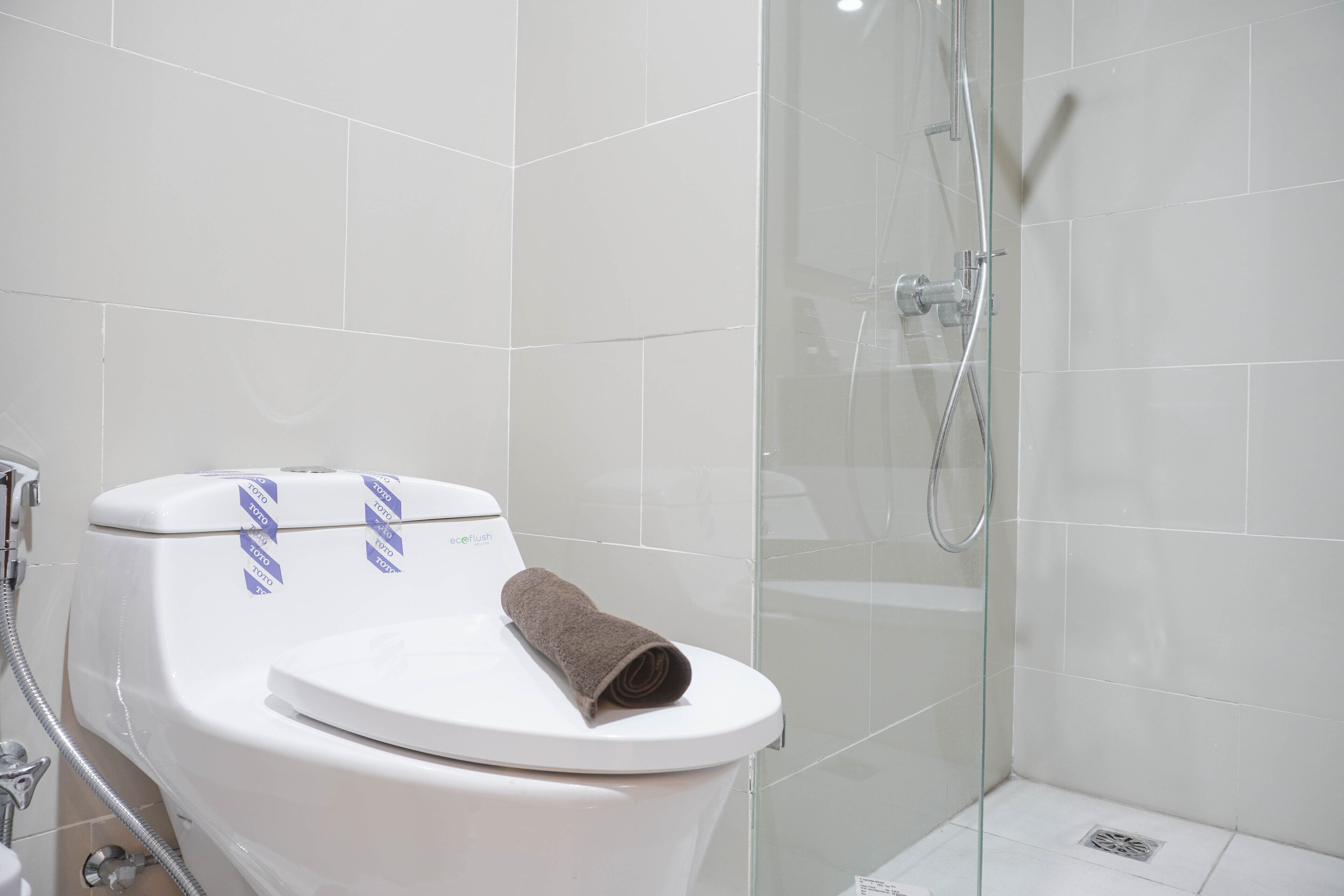 Elegant And Comfy 2Br At Permata Hijau Suites Apartment