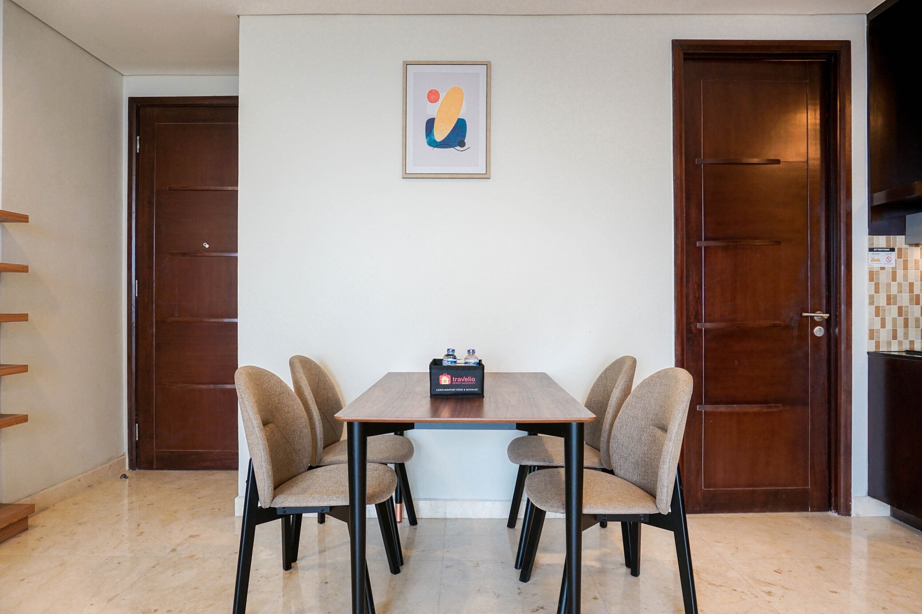 Empyreal Epicentrum Apartment By Travelio