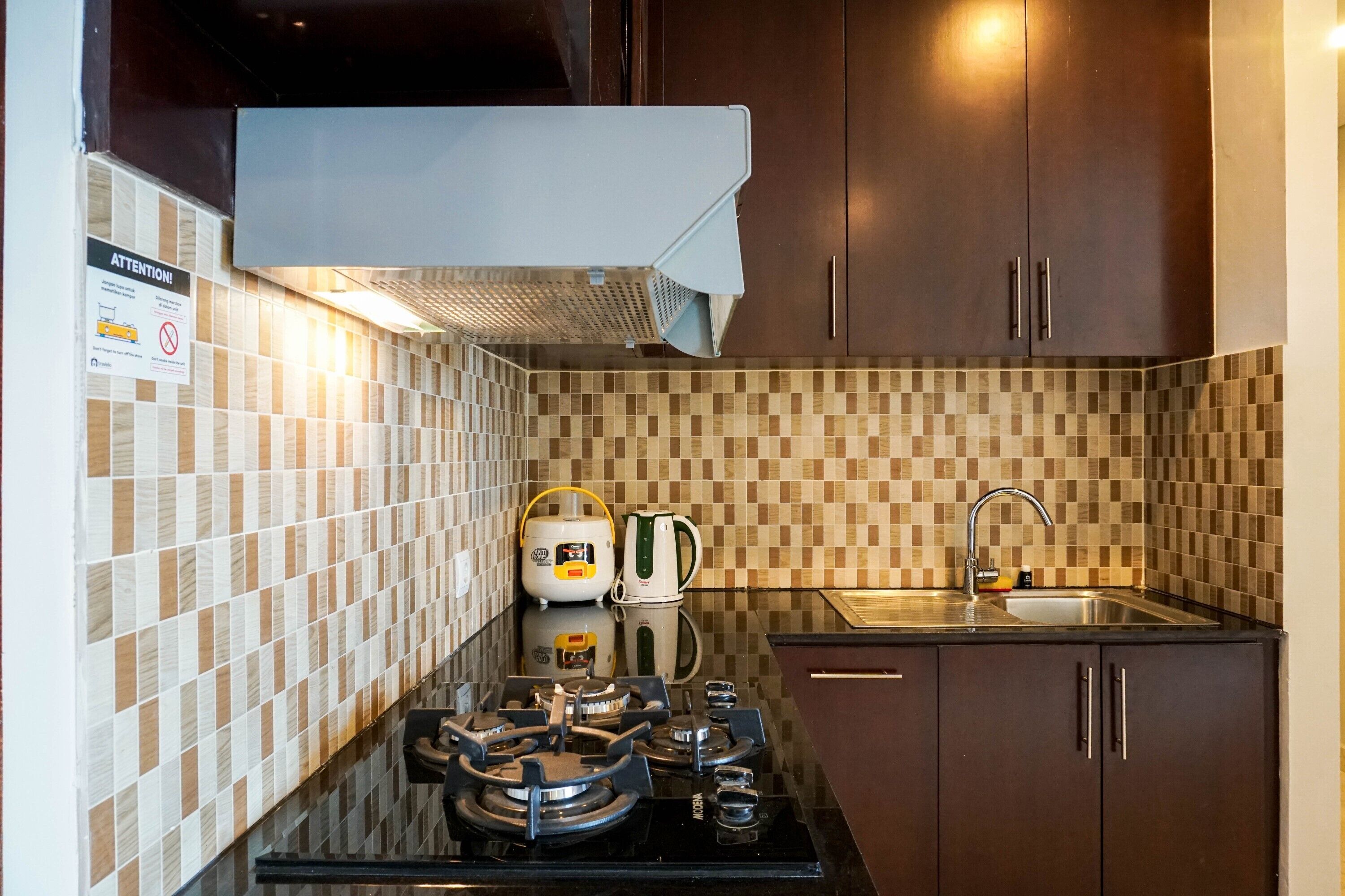 Empyreal Epicentrum Apartment By Travelio