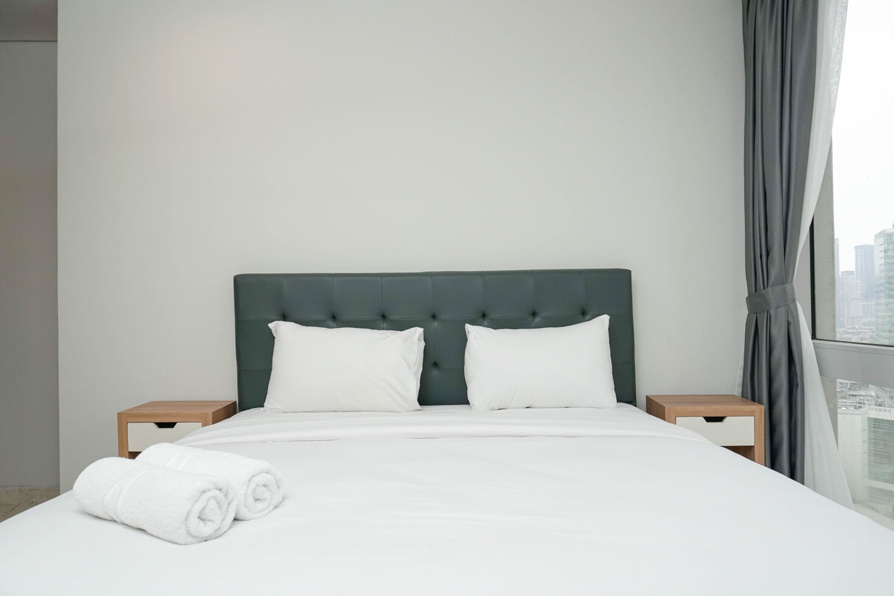 Empyreal Epicentrum Apartment By Travelio