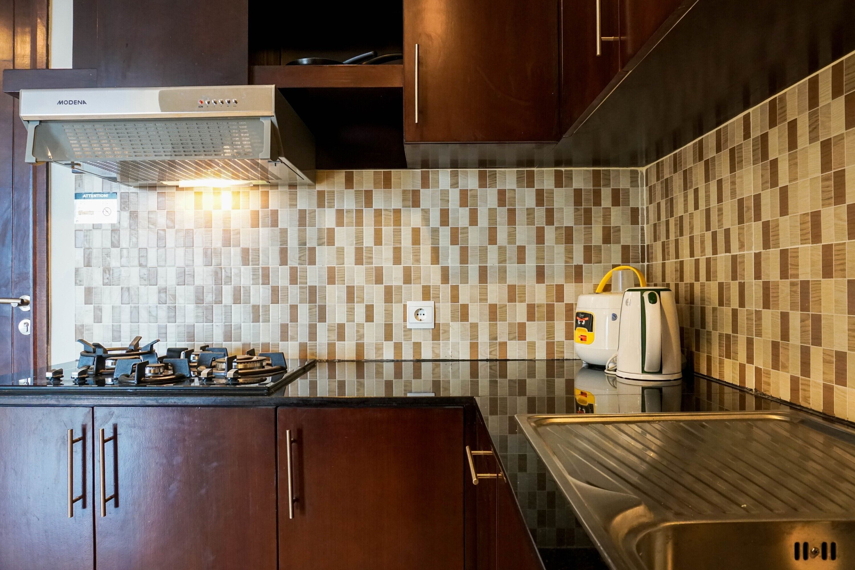 Empyreal Epicentrum Apartment By Travelio