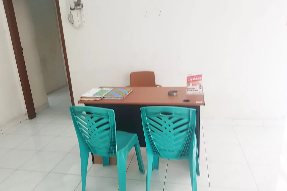 Esco Pangkalan Jati by OYO Rooms