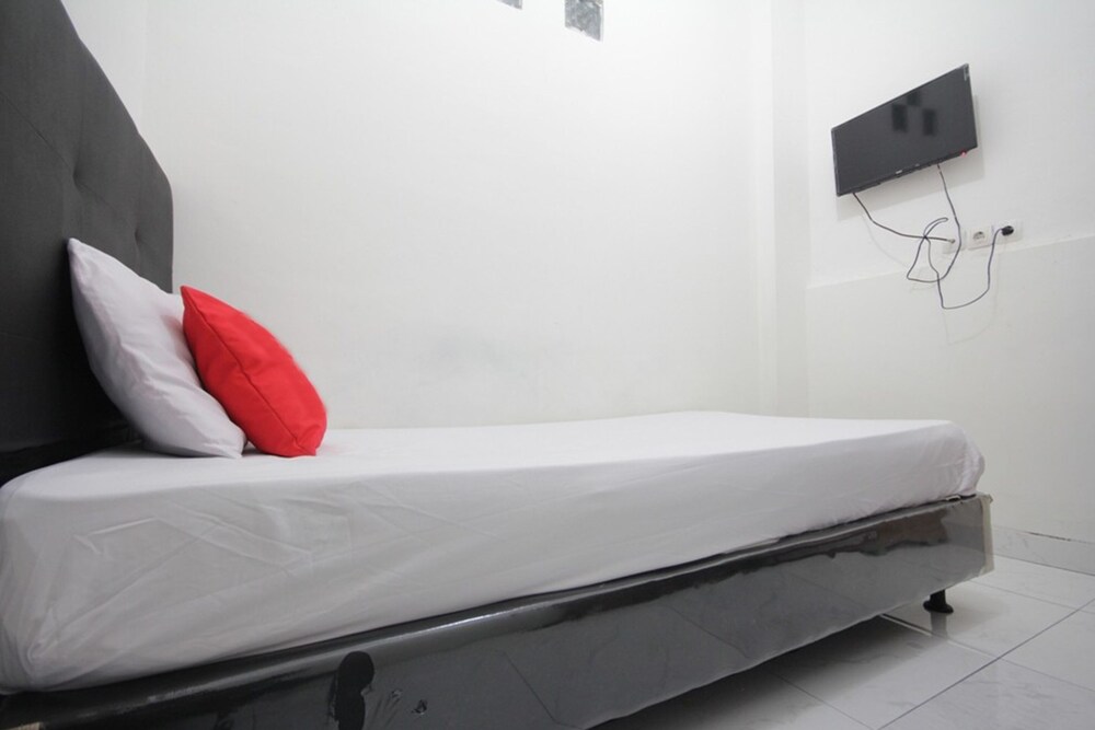 Esco Pangkalan Jati by OYO Rooms