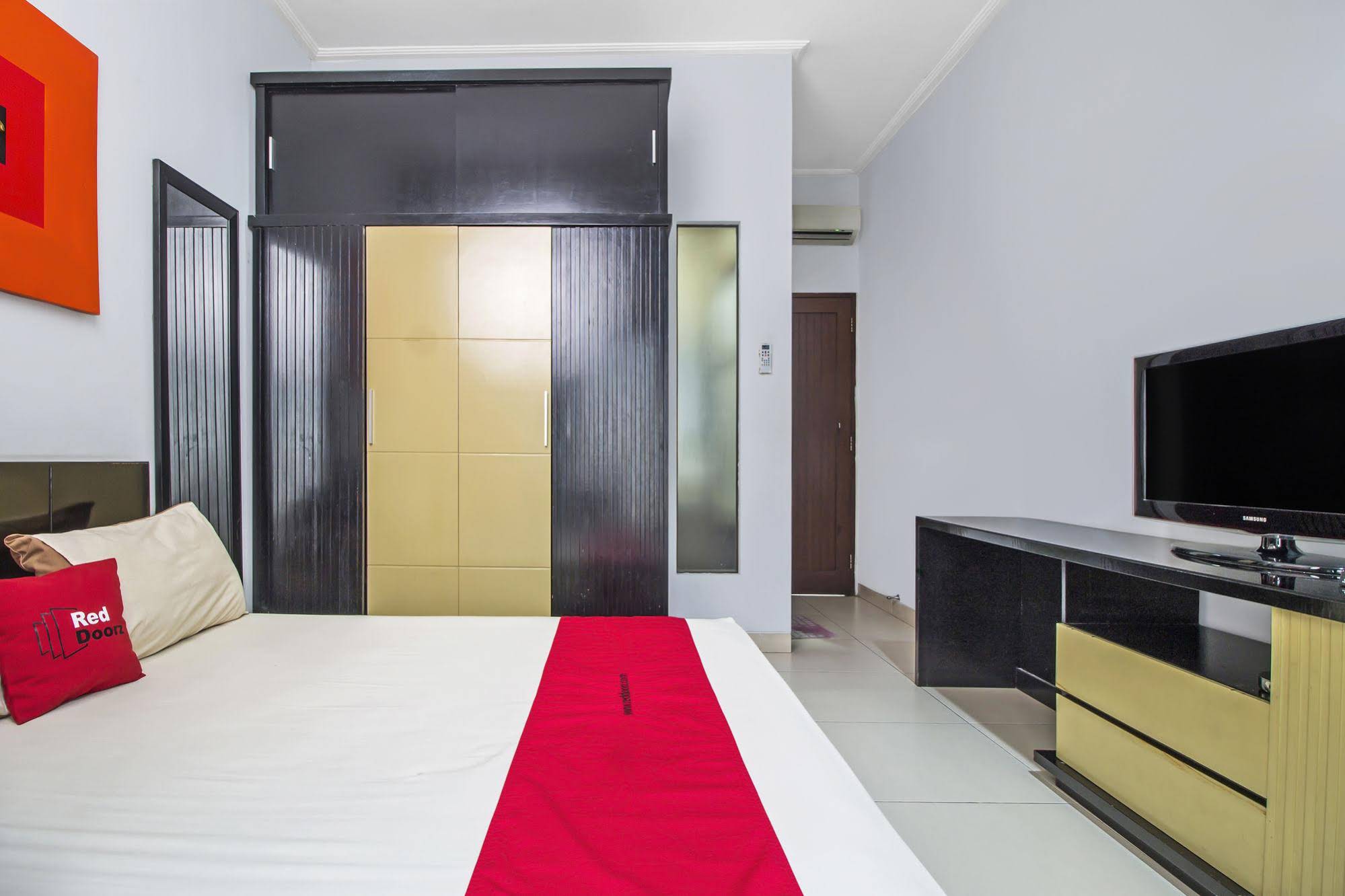 Esplendour Residence by RedDoorz