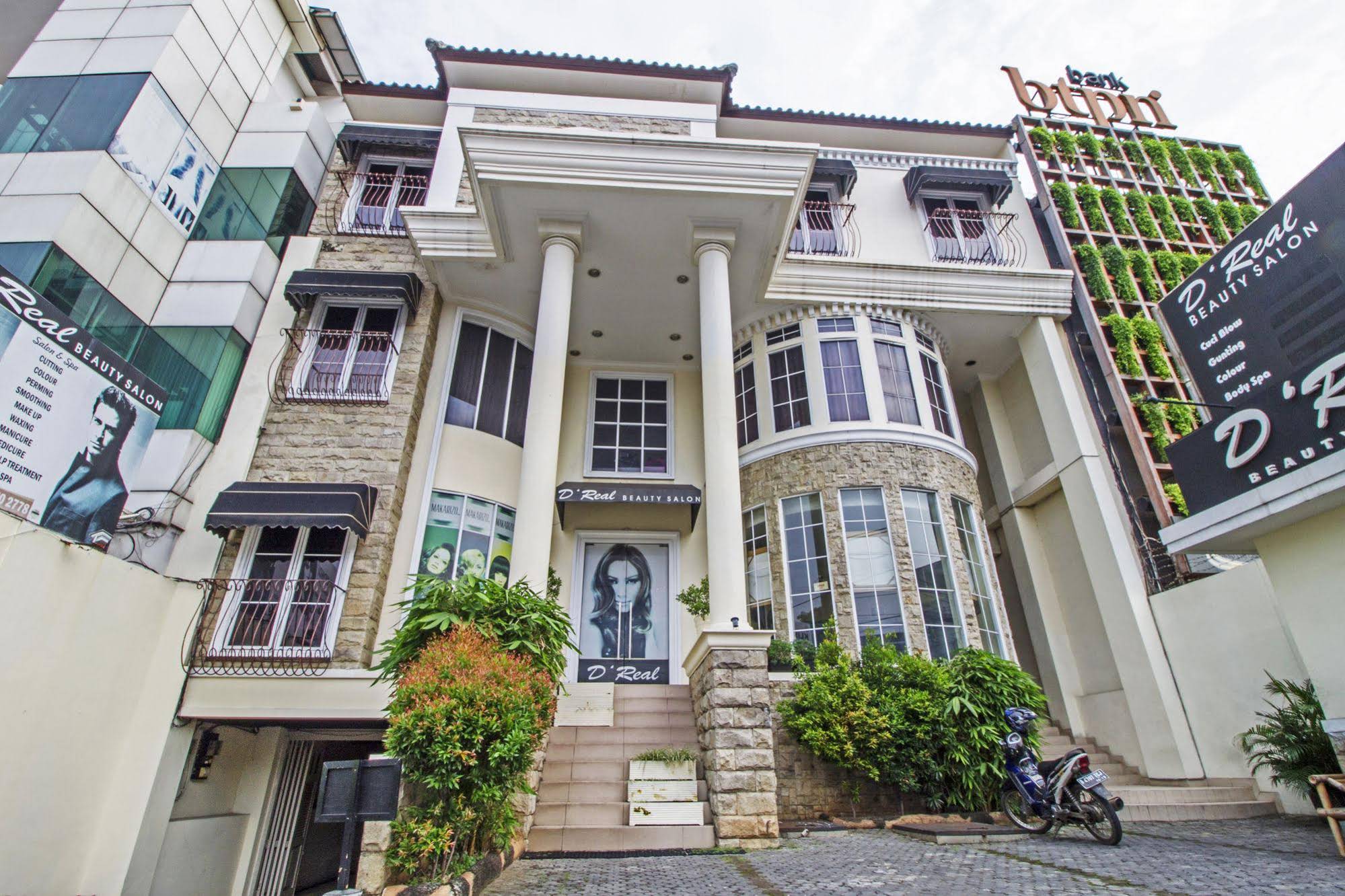 Esplendour Residence by RedDoorz