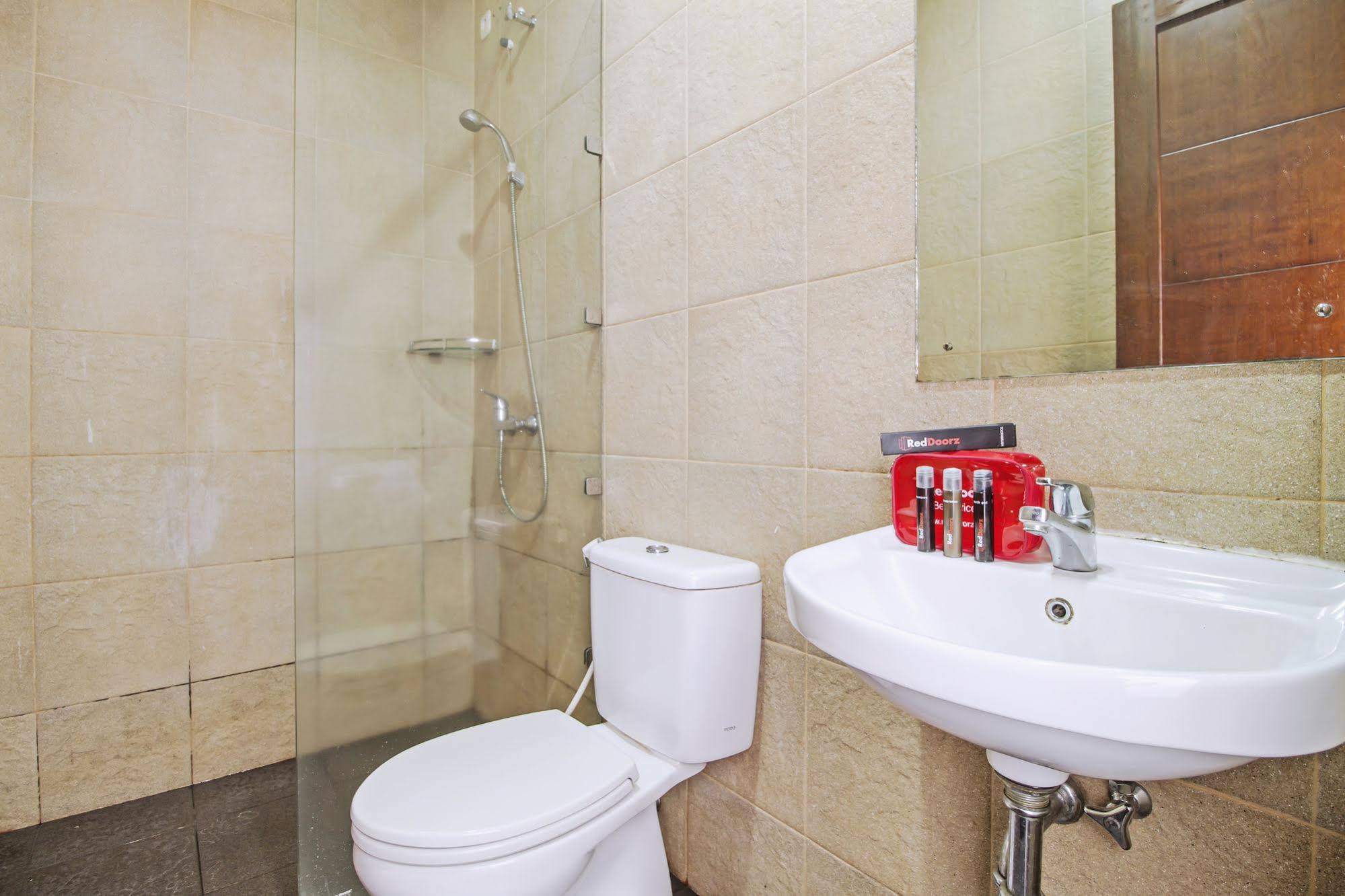 Esplendour Residence by RedDoorz