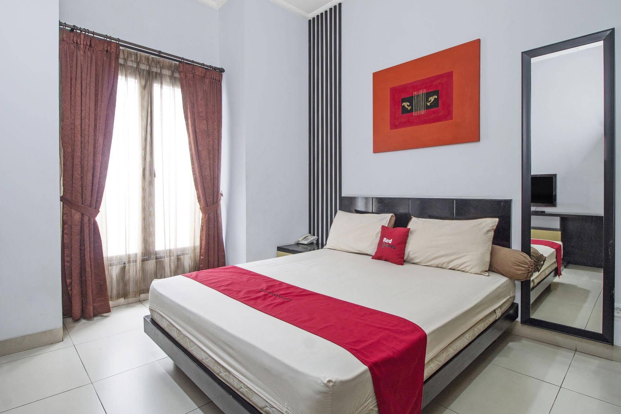 Esplendour Residence by RedDoorz