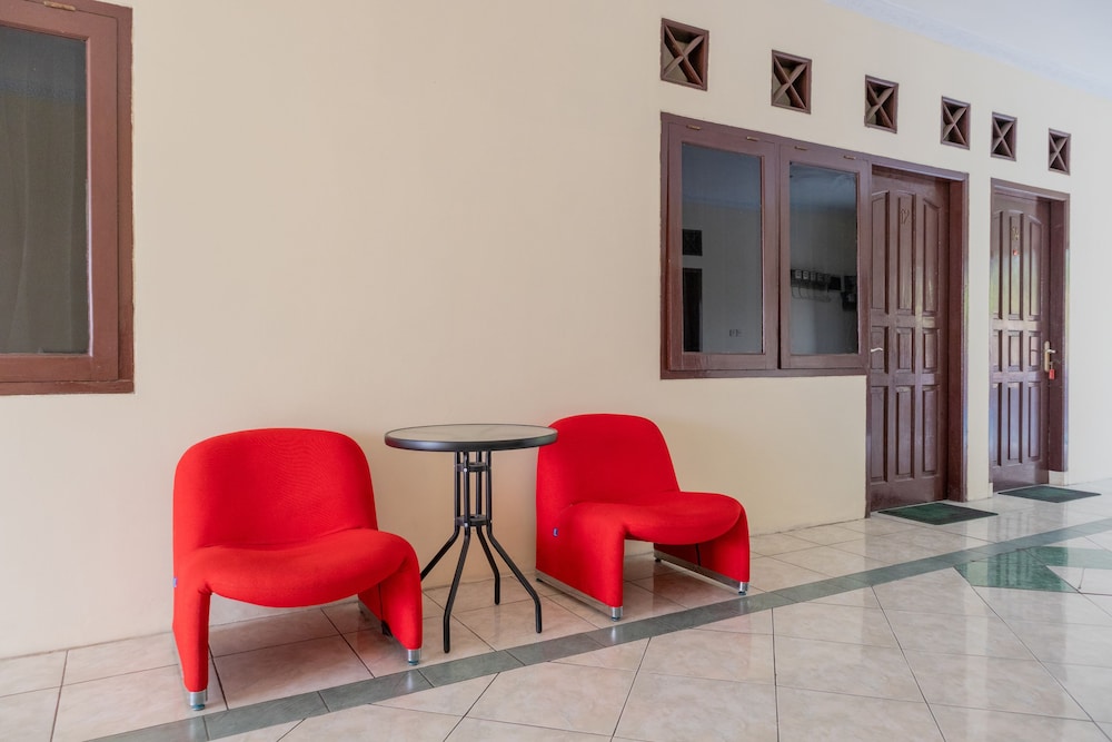 Exclusive 48 Syariah by OYO Rooms