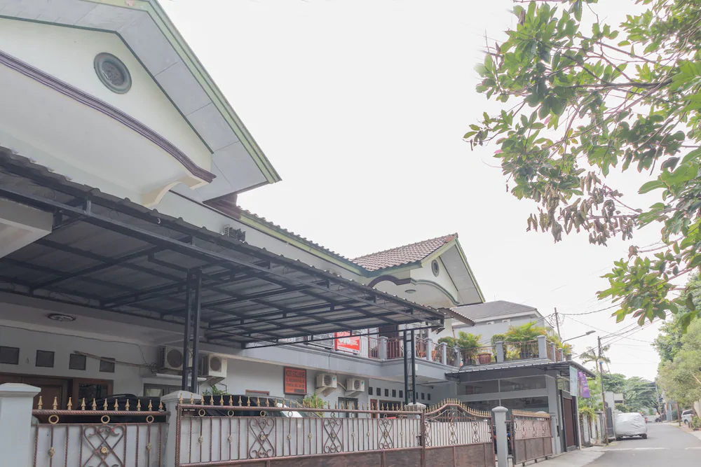 Exclusive 48 Syariah by OYO Rooms