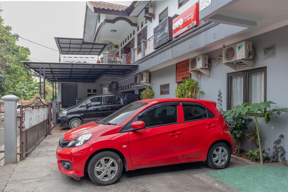 Exclusive 48 Syariah by OYO Rooms