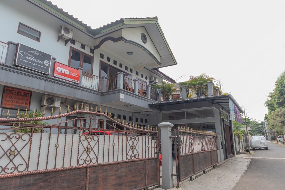 Exclusive 48 Syariah by OYO Rooms