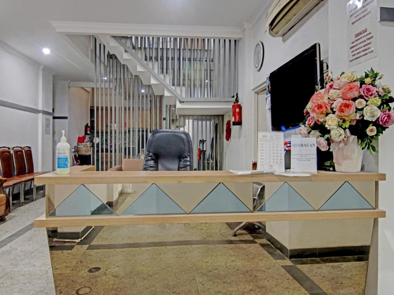 Family Residence by OYO Rooms